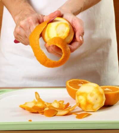 Orange Peel Powder Gives You a Salon Like Facial Results