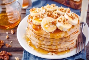 Quick and Easy Apple Pancakes With Oats