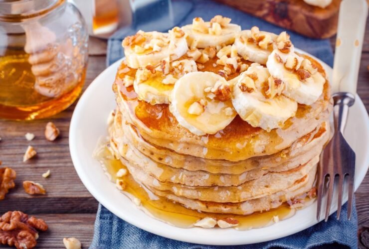 Quick and Easy Apple Pancakes With Oats