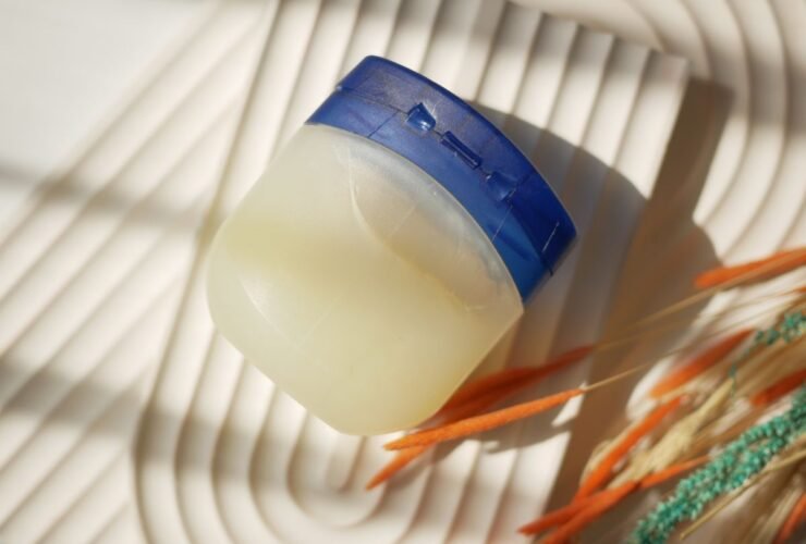 10 Uses of Vaseline That You Never Thought About