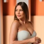 Sofia Vergara sheer lace bra
